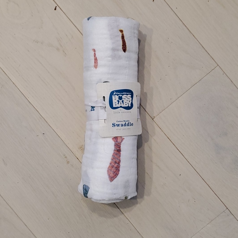 Baby swaddle with ties